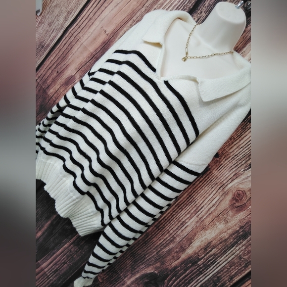Rylee & Cru Striped Black and White Women's Sweater Size XL - Picture 2 of 5